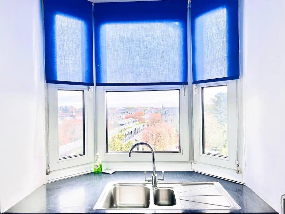 Crown House Two Bedroom Apartment Aberdeen Ngoại thất bức ảnh