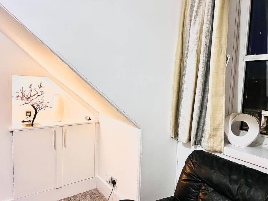 Crown House Two Bedroom Apartment Aberdeen Ngoại thất bức ảnh